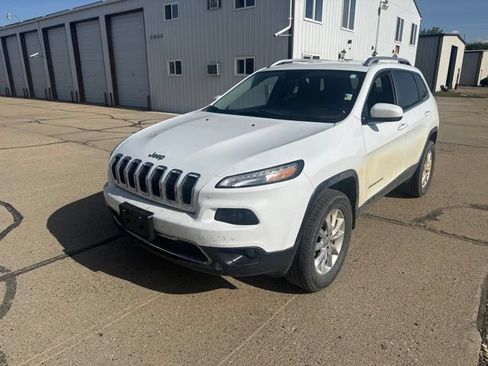Used 2016 Jeep Cherokee Limited w/ Trailer Tow Group AWD/4WD image 6
