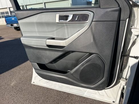 Used 2022 Ford Explorer XLT w/ Equipment Group 202A image 19