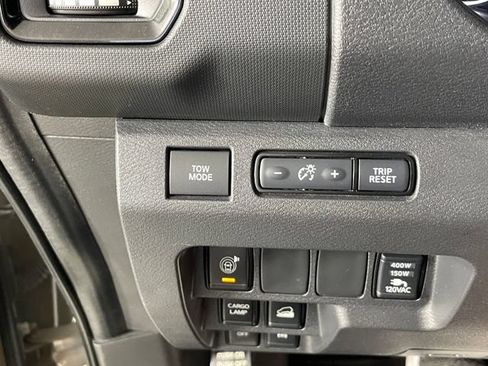 Used 2023 Nissan Frontier PRO-4X w/ Pro Convenience Package AWD/4WD image 17