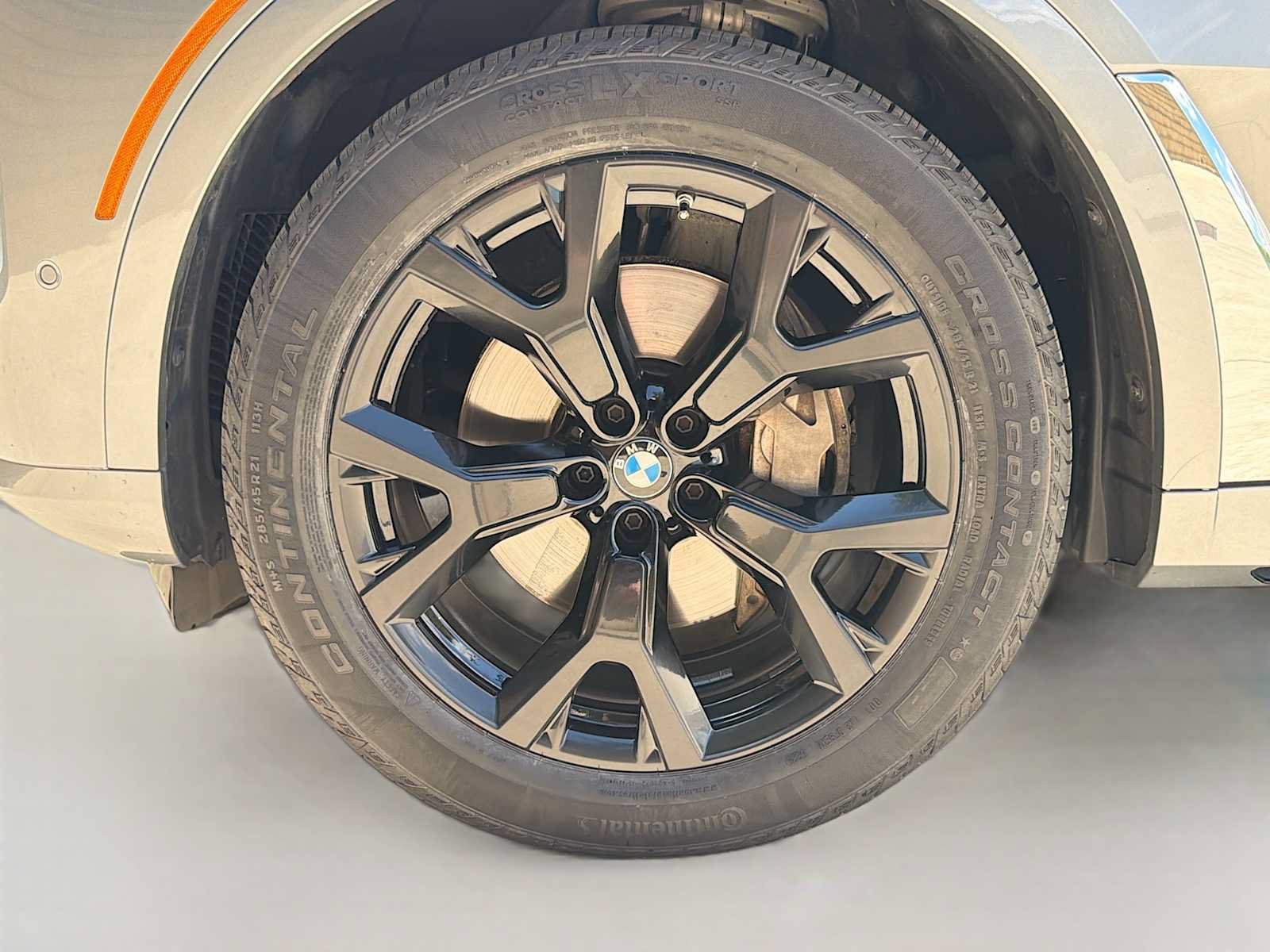 Used 2024 BMW X7 xDrive40i w/ Premium Package AWD/4WD image 6