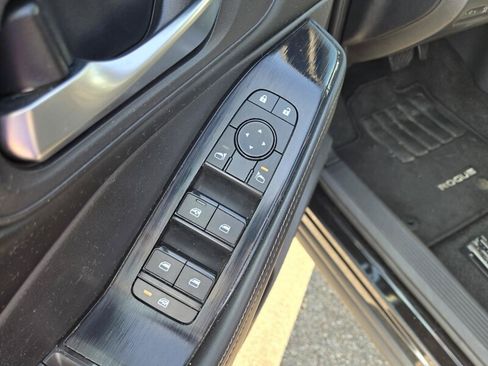 Used 2024 Nissan Rogue SV AWD/4WD image 22