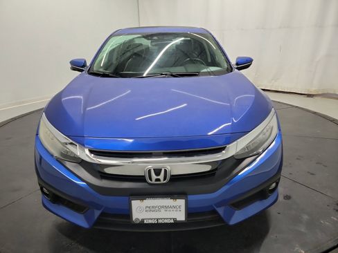 Used 2016 Honda Civic Touring image 2