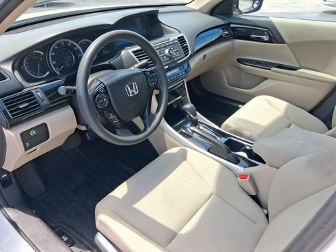 Used 2017 Honda Accord LX image 9
