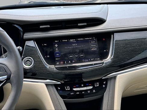 Used 2023 Cadillac XT6 Premium Luxury FWD image 7