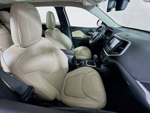 Used 2016 Jeep Cherokee Limited w/ Luxury Group image 28