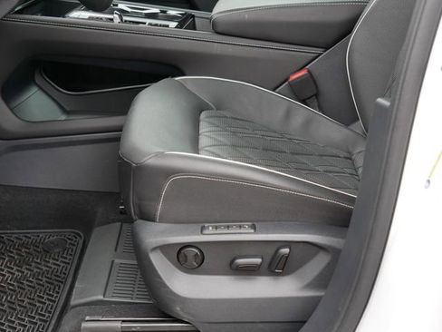 Certified 2025 Volkswagen Atlas SEL Premium R-Line image 14