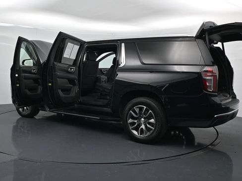 Used 2024 Chevrolet Suburban LT w/ LT Signature Plus Package RWD image 41
