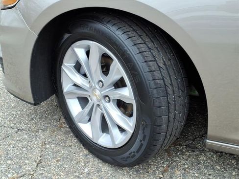 Used 2024 Chevrolet Malibu LT image 4