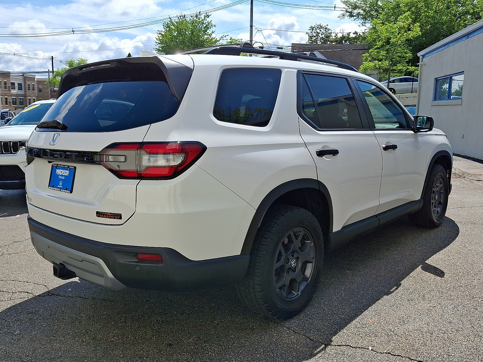 Used 2024 Honda Pilot TrailSport image 4