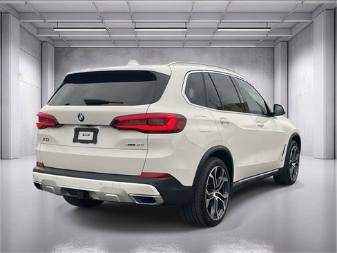 Used 2022 BMW X5 sDrive40i w/ Premium Package image 3