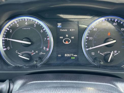 Used 2019 Toyota Highlander XLE image 28