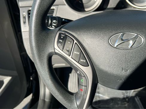 Used 2013 Hyundai Elantra GLS w/ Preferred Pkg image 31