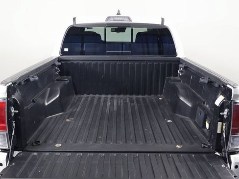 Used 2023 Toyota Tacoma TRD Off-Road w/ Technology Package AWD/4WD image 14