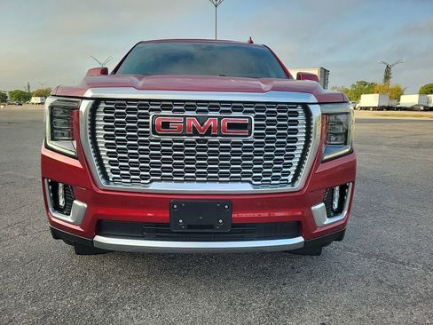 Used 2024 GMC Yukon Denali w/ Denali Reserve Package image 3