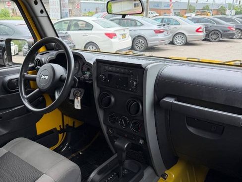 Used 2009 Jeep Wrangler Unlimited X RWD image 32