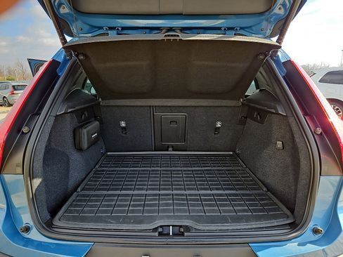 Certified 2023 Volvo XC40 B5 Plus w/ Driver Assist Package image 30