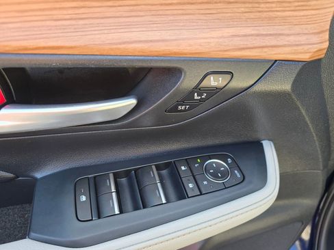 Used 2024 Toyota Grand Highlander AWD Hybrid image 17