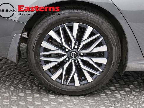 Used 2023 Nissan Altima 2.5 SV w/ SV Premium Package FWD image 30