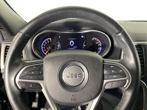 Used 2018 Jeep Grand Cherokee Laredo image 20