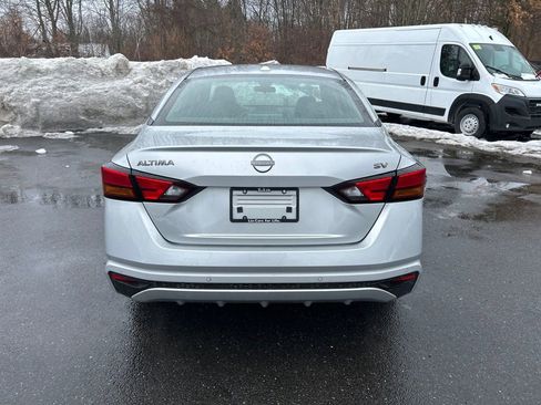 Used 2024 Nissan Altima 2.5 SV image 5