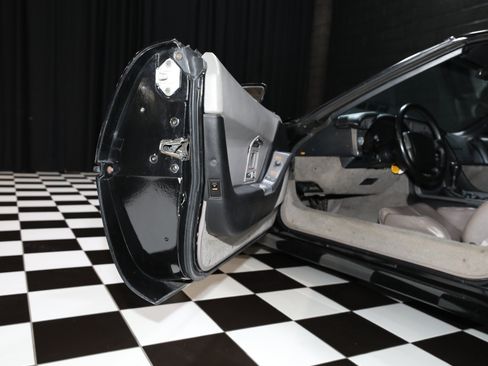Used 1990 Chevrolet Corvette ZR-1 RWD image 46