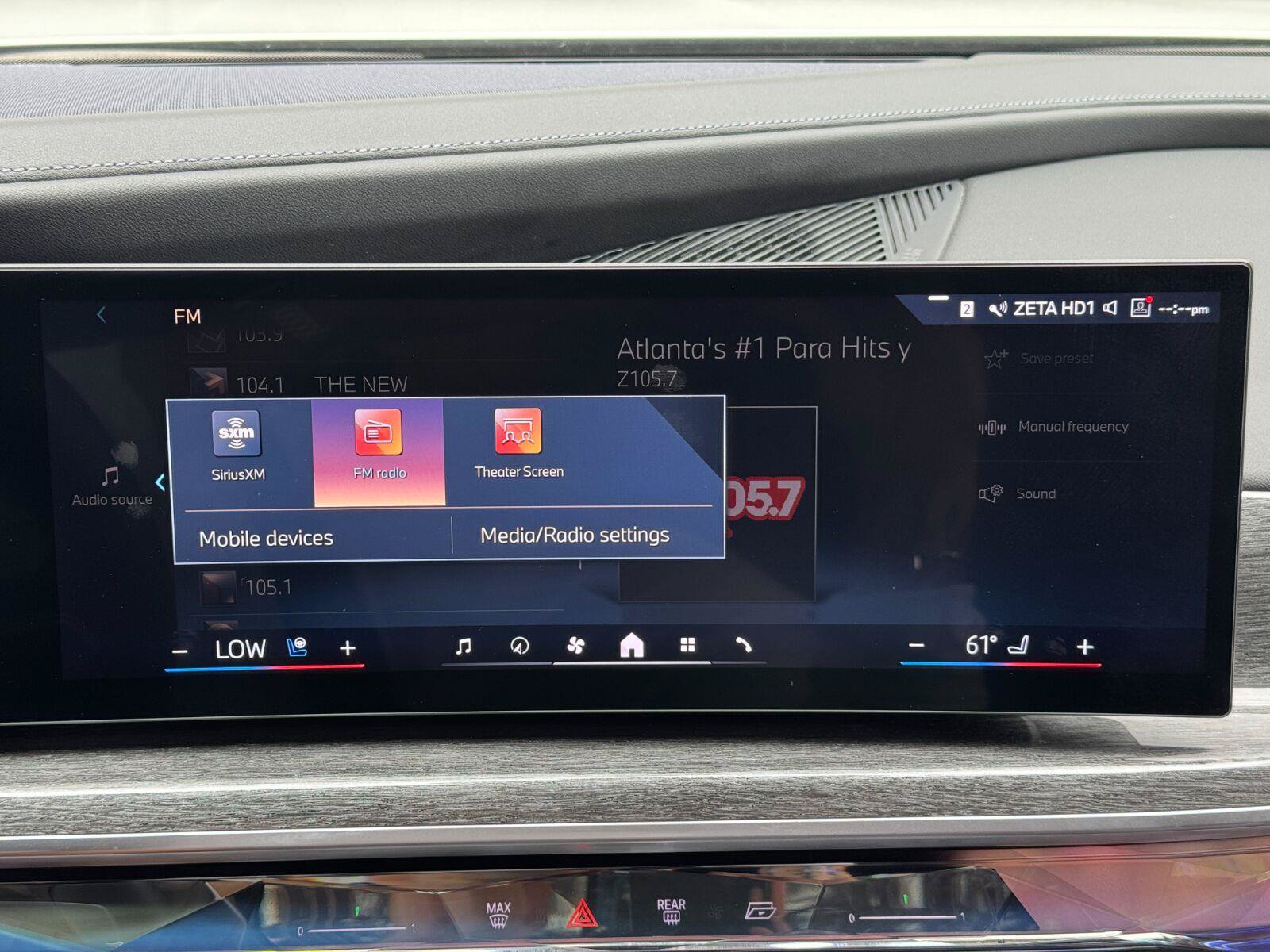 Used 2023 BMW i7 xDrive60 w/ Executive Package 2 AWD/4WD image 26