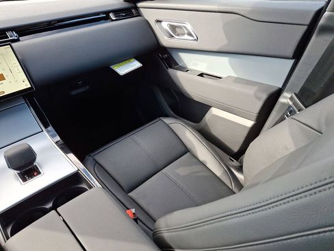 Certified 2025 Land Rover Range Rover Velar S image 11
