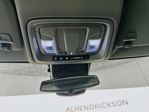 Used 2023 Chevrolet Silverado 1500 Custom image 18