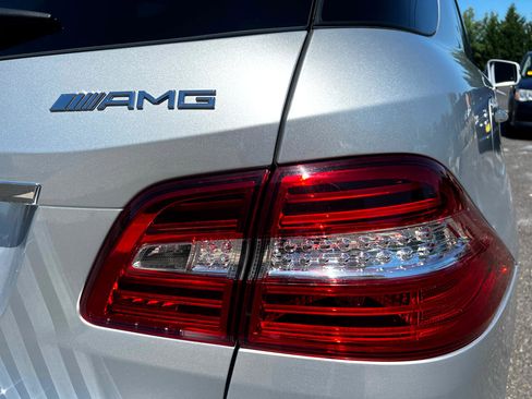 Used 2012 Mercedes-Benz ML 63 AMG 4MATIC image 31