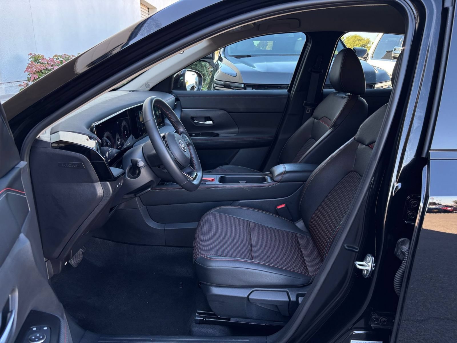 Used 2026 Nissan Kicks SR FWD image 26
