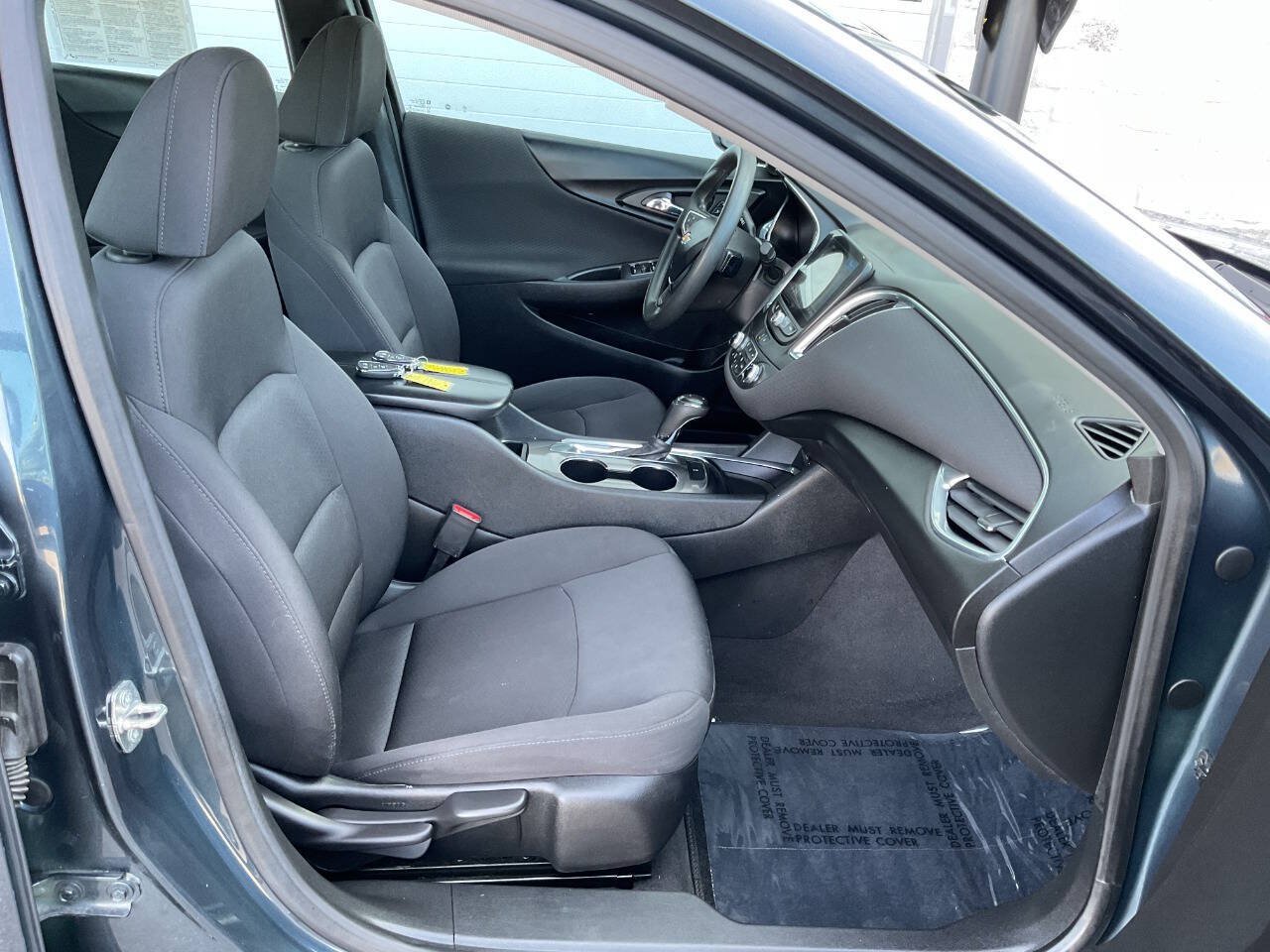 Used 2020 Chevrolet Malibu LT FWD image 37