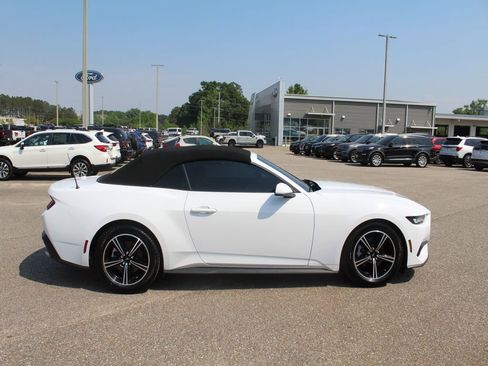 Used 2024 Ford Mustang Convertible RWD image 10