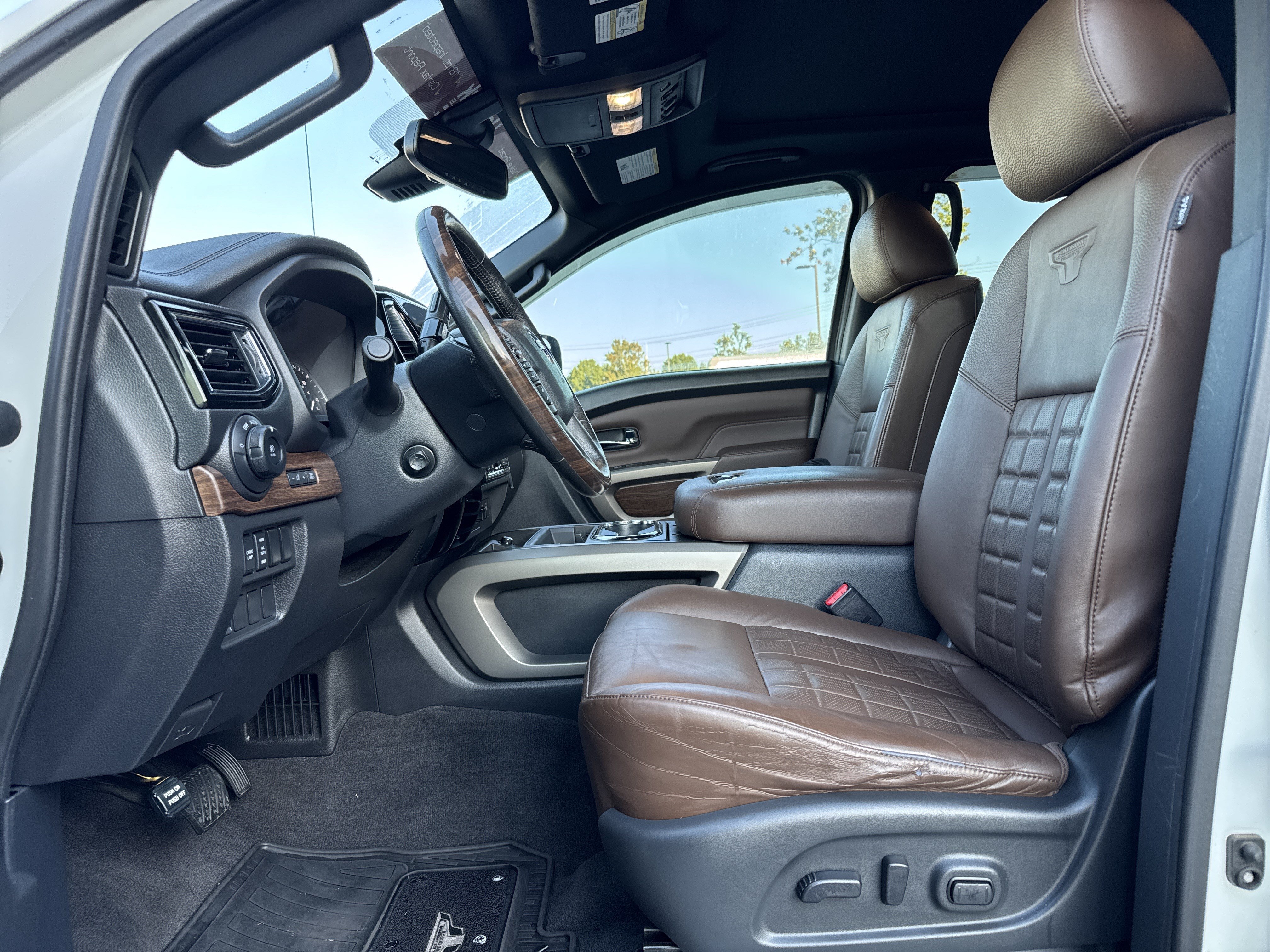 Used 2021 Nissan Titan Platinum Reserve w/ Moonroof Package RWD image 17