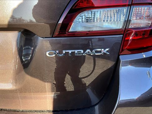 Used 2019 Subaru Outback 2.5i Limited image 10