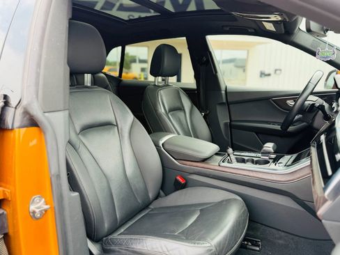 Used 2019 Audi Q8 Premium Plus w/ Premium Plus image 17