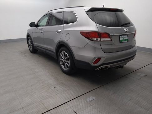 Used 2017 Hyundai Santa Fe SE image 5
