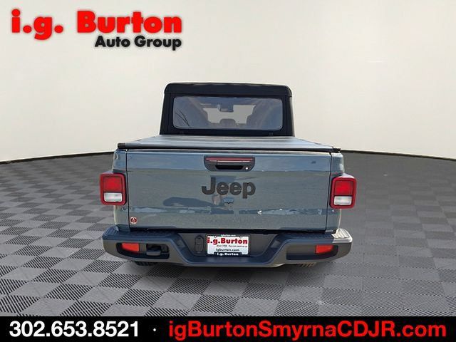 Used 2024 Jeep Gladiator Sport AWD/4WD image 5
