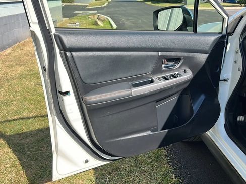 Used 2017 Subaru Crosstrek 2.0i Limited image 9