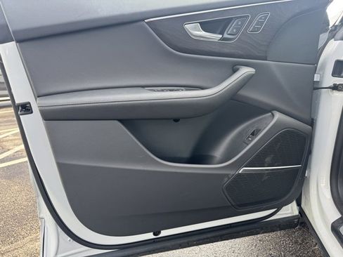 Used 2023 Audi Q8 Premium Plus w/ Premium Plus Package image 7