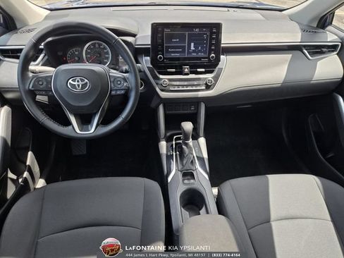 Used 2022 Toyota Corolla Cross LE w/ Moonroof Package AWD/4WD image 28