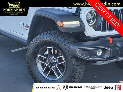 Certified 2026 Jeep Gladiator Mojave AWD/4WD image 3