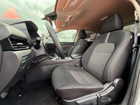 Used 2024 Nissan Sentra SV FWD image 19