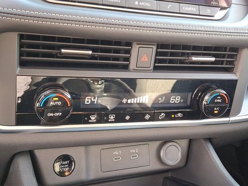 Certified 2025 Nissan Rogue SV image 16