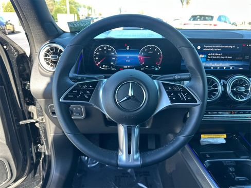 Certified 2025 Mercedes-Benz GLB 250 image 25