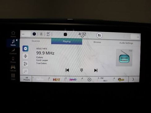 Used 2025 Jeep Wrangler Unlimited Rubicon image 3