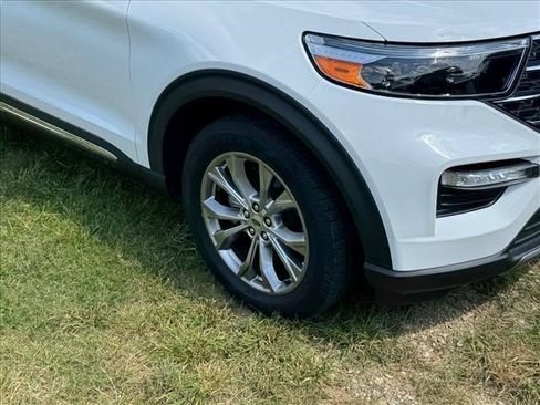Used 2020 Ford Explorer XLT w/ Equipment Group 202A AWD/4WD image 10