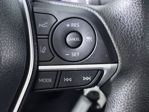 Used 2021 Toyota Camry LE FWD image 13