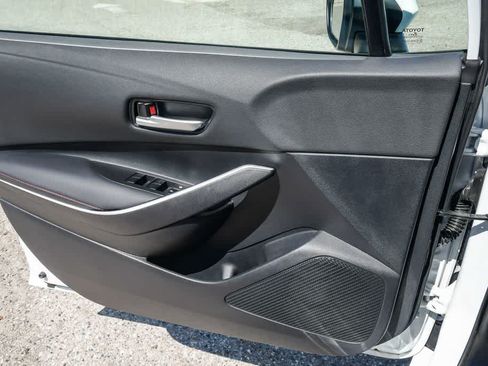 Used 2025 Toyota Corolla SE w/ Convenience Package FWD image 24