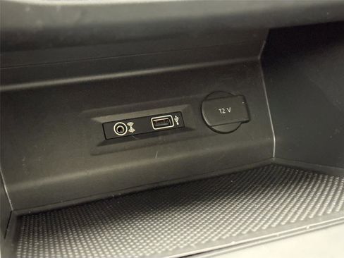 Used 2019 Volkswagen Atlas SE w/ Towing Package image 25