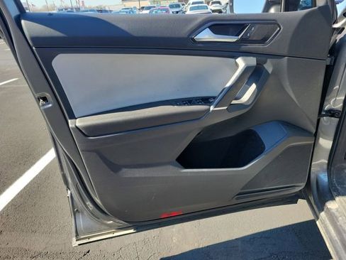 Used 2018 Volkswagen Tiguan SEL image 37